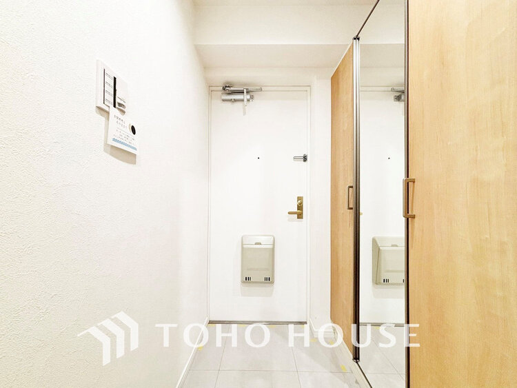 玄関 落ち着いた雰囲気の玄関、家族の帰りを暖かく迎えてくれます