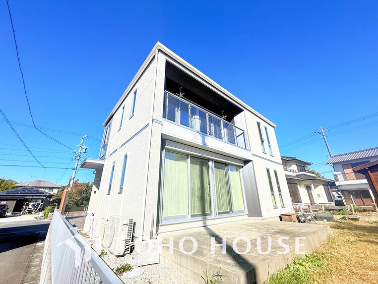 外観 〜敷地面積300平米超えの2階建て中古住宅〜全居室収納を完備し使い勝手良好〜お庭付きです〜