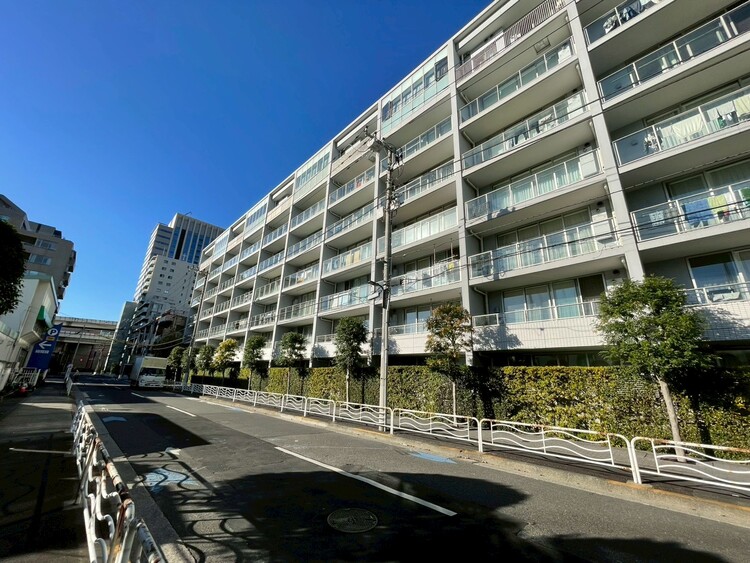 その他 飽きのこないシンプルモダンな外観です。