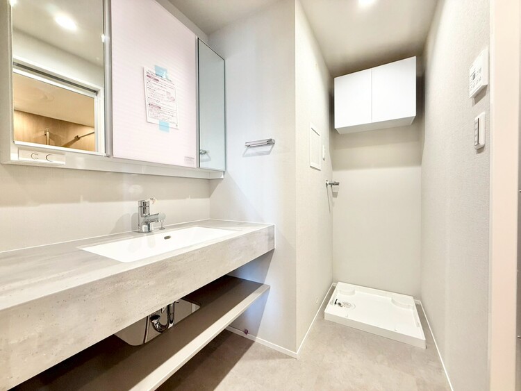 その他 十分な広さの脱衣所。