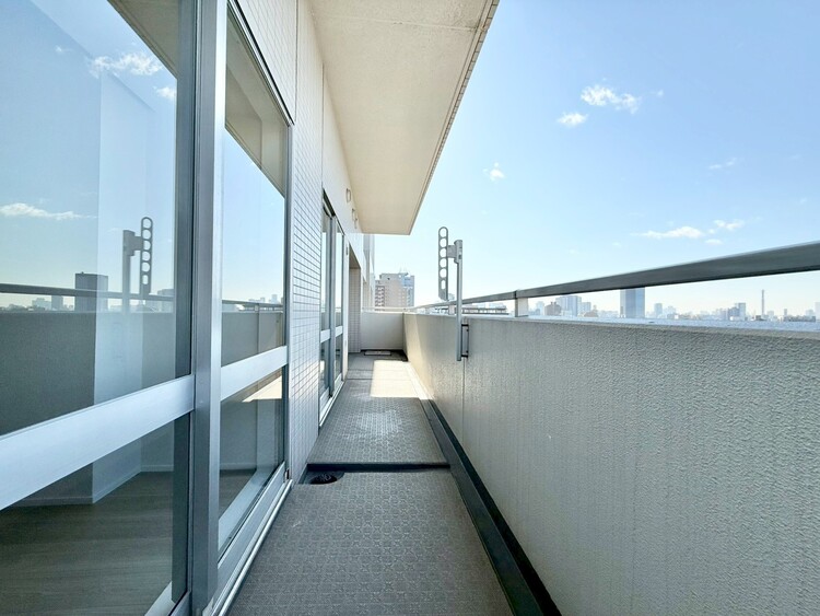 その他 朝の澄んだ空気や、夕方に吹く清々しい風を感じられるバルコニー。