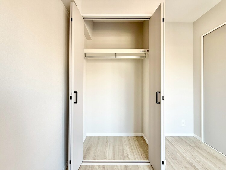 その他 収納スペースが付いていて、お部屋を広く使っていただけます。