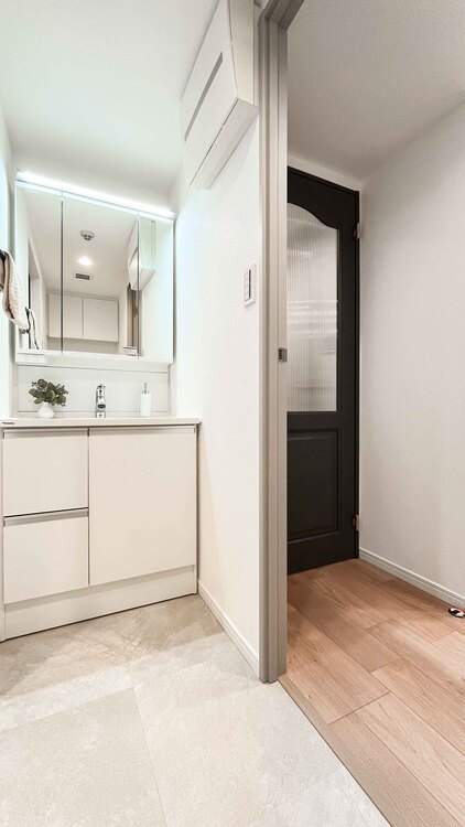 その他 十分な広さの脱衣所。※施工写真