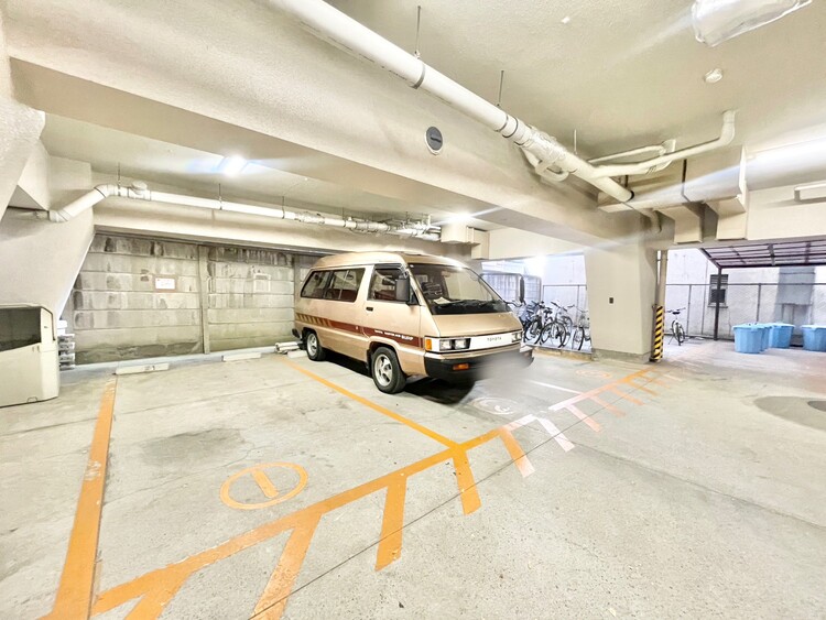 駐車場 駐車スペースが嬉しいですね。※空き状況は都度ご確認下さい。