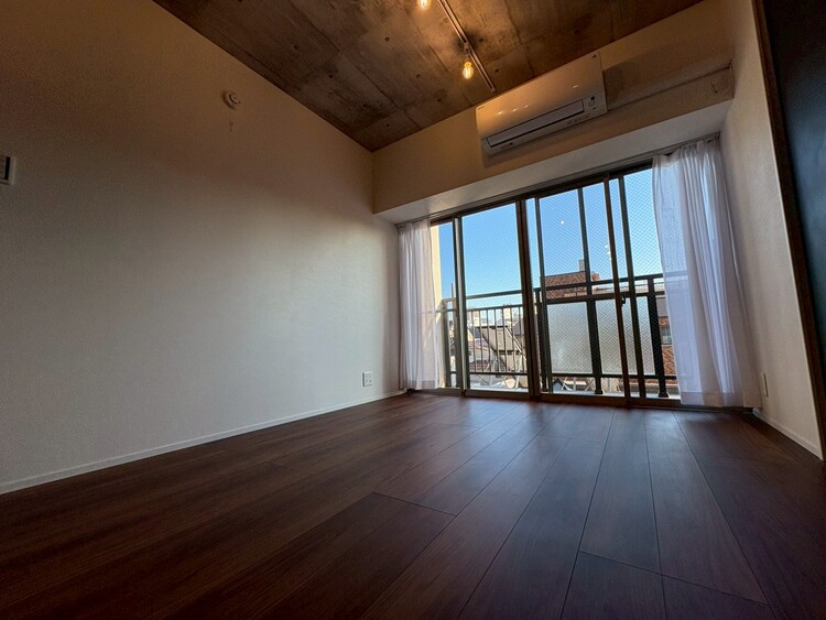 その他 清かで艶やかな時間をもたらしてくれる室内です。