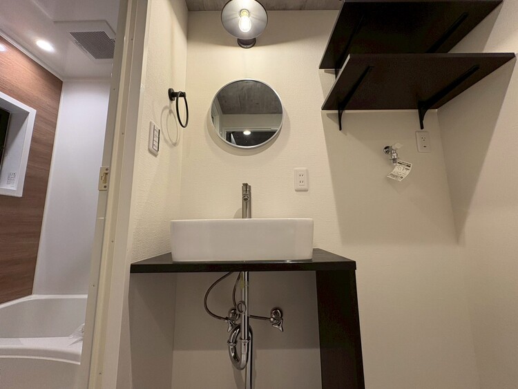 その他 清潔感を感じられる洗面化粧台。