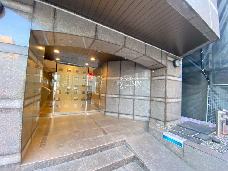 その他 上質感漂う玄関アプローチです。