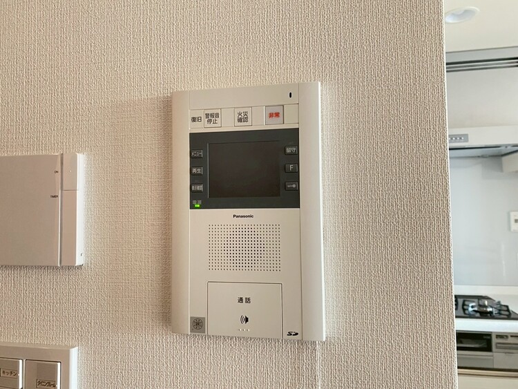 その他 誰が来てもわかる様にモニター付きインターホンを設置。