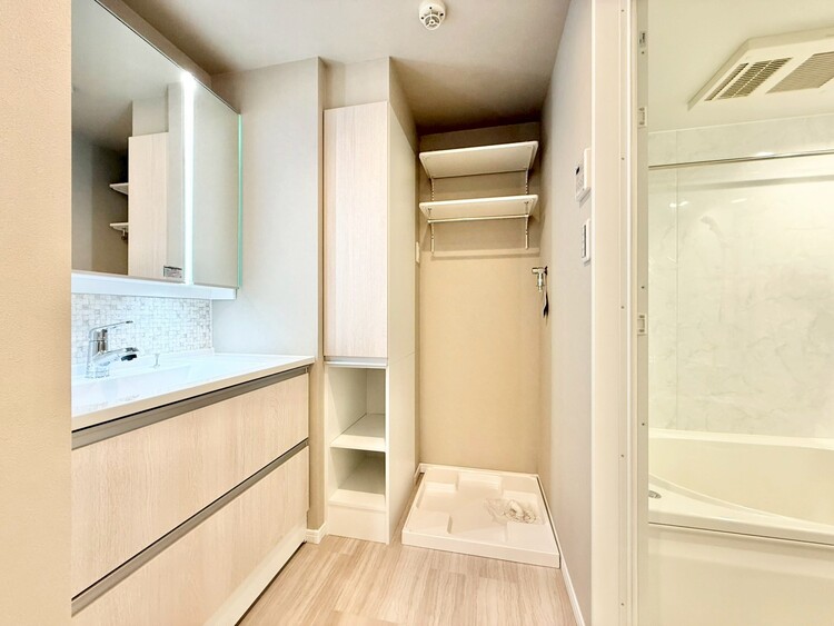 その他 十分な広さの脱衣所。