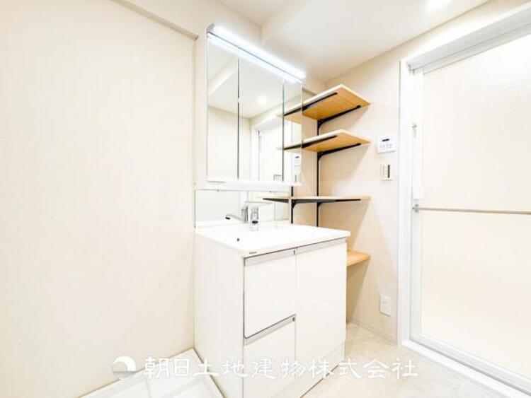 洗面 慌ただしい1日が始まり、充実した1日の終わりを締めくくる洗面所。