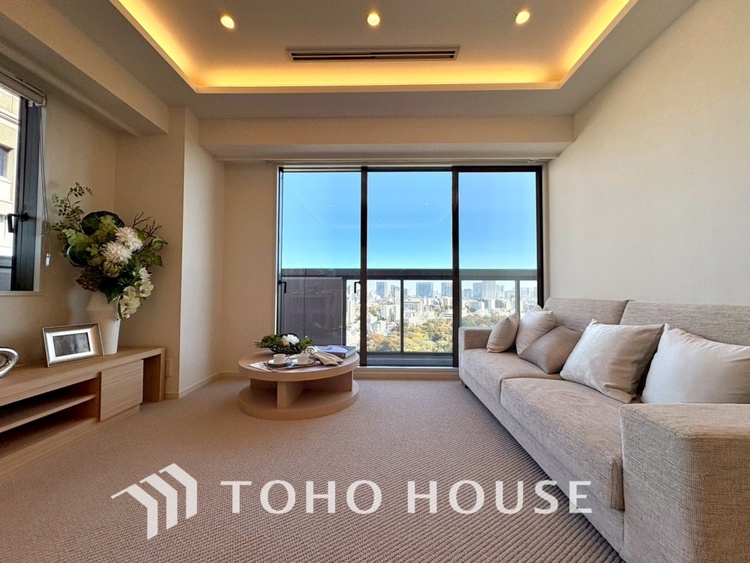 内装 【LIVING】◆眩い◆光が燦々と入り、家族の笑顔を照らす。「いつまでも続いて」と願う夢のような毎日がここにある。