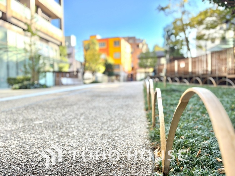 その他 【ENTRANCE】◆そびえ立つ◆我が家のシンボル。遠くの空が赤く染まる夕べが待ち遠しい。