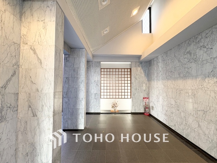 その他 【ENTRANCE】◆そびえ立つ◆我が家のシンボル。遠くの空が赤く染まる夕べが待ち遠しい。