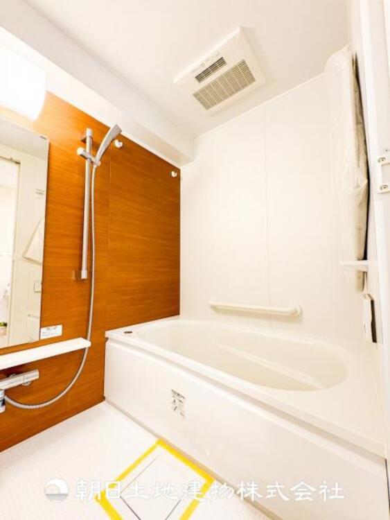 風呂 1日の疲れを癒すバスタイム。心地よいリラックスを叶える独立した美しい空間です。