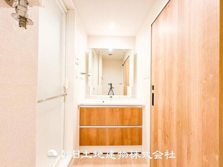 洗面 慌ただしい1日が始まり、充実した1日の終わりを締めくくる洗面所。