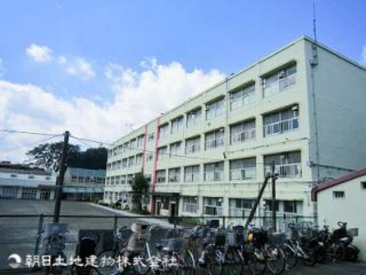周辺 横浜市立長津田小学校490ｍ