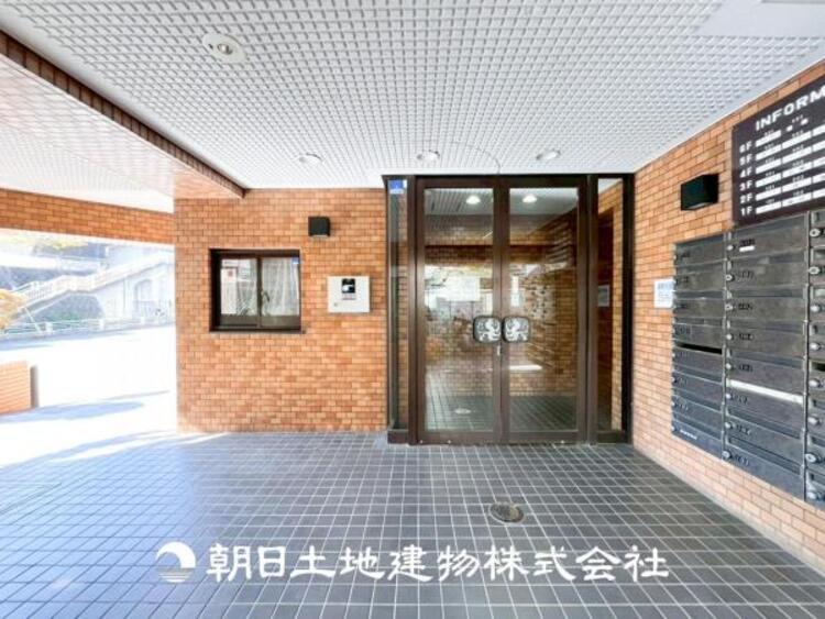 エントランス 【エントランス】