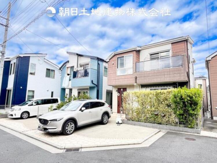 外観 時間のゆとりと空間、暖かな陽光がもたらす光と風を独占してください。