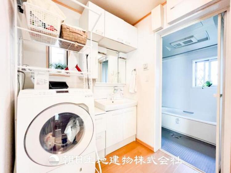 洗面 慌ただしい1日が始まり、充実した1日の終わりを締めくくる洗面所。