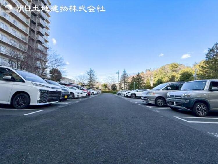 駐車場 すぐの見学や資料請求などお気軽にお問い合わせおまちしております