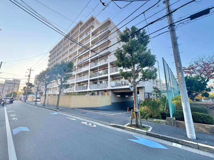 外観 現地に足をお運びいただいた際には、周辺散策などをお勧めいたします。