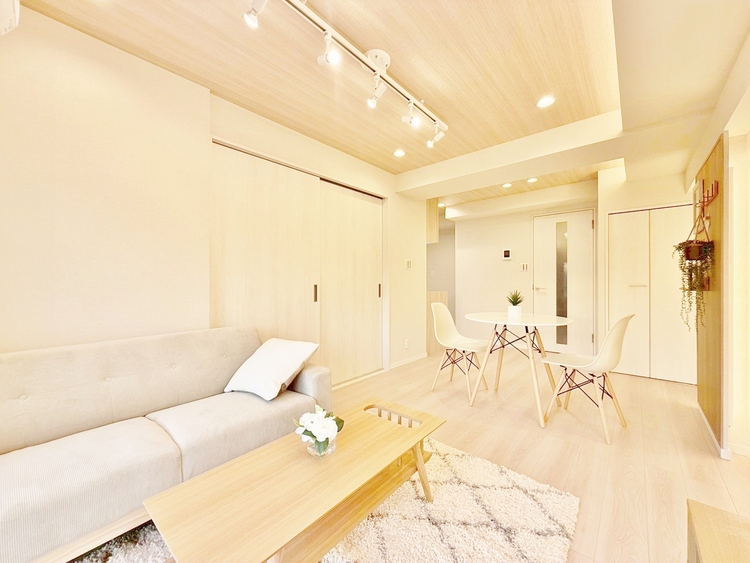 居間 快適に過ごす毎日を求めて、暮らしの中でご自身の「マイホーム」に創り上げてください。