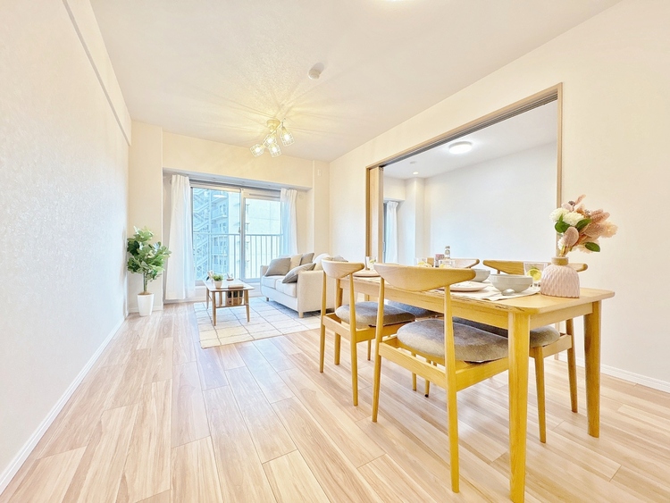 居間 豊かな居住性と、安心感を満たすクオリティが見事に調和した住空間。