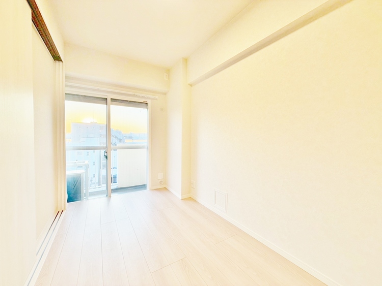 寝室 ベッドも十分に設置するスペースがあります。