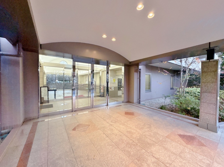 バルコニー エントランスは、毎日の行き帰りで使う大事な空間です。