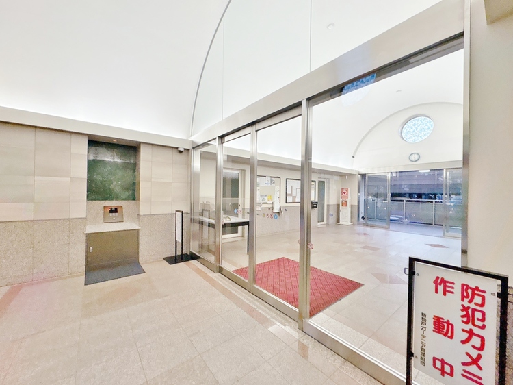 エントランス エントランス内部は、管理が行き届き清潔な共有スペースとなっています。