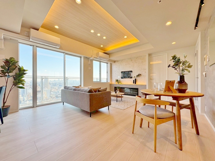 居間 居心地の良い空気感は、暮らしのステージを彩り、心からのやすらぎと満足感を与えてくれます。