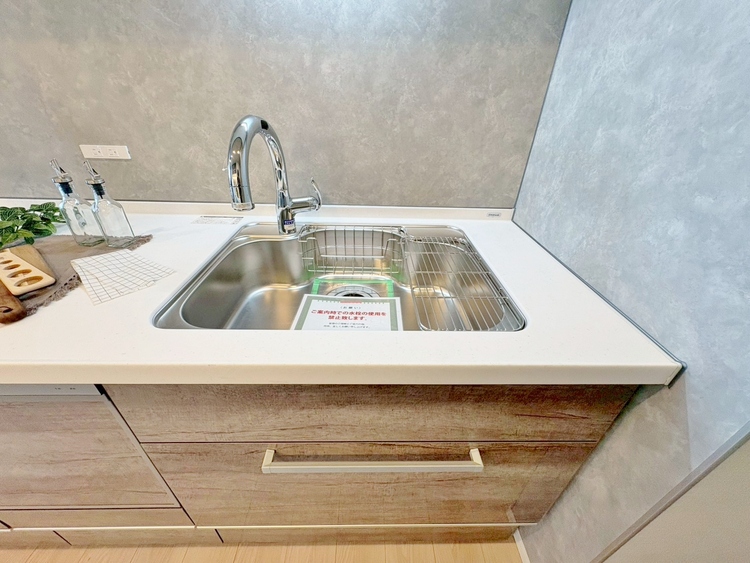 キッチン 洗練されたスタイリッシュなデザイン性と使いやすさを備えた仕様。