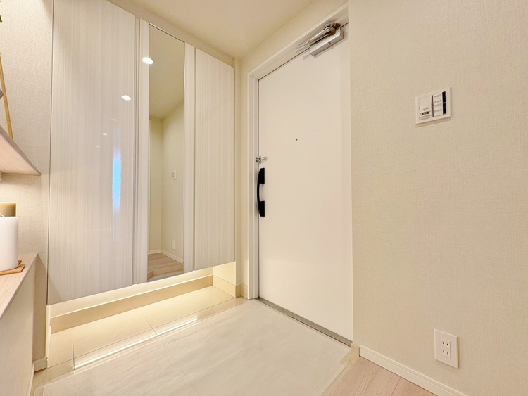 玄関 シューズボックスを完備した玄関です。