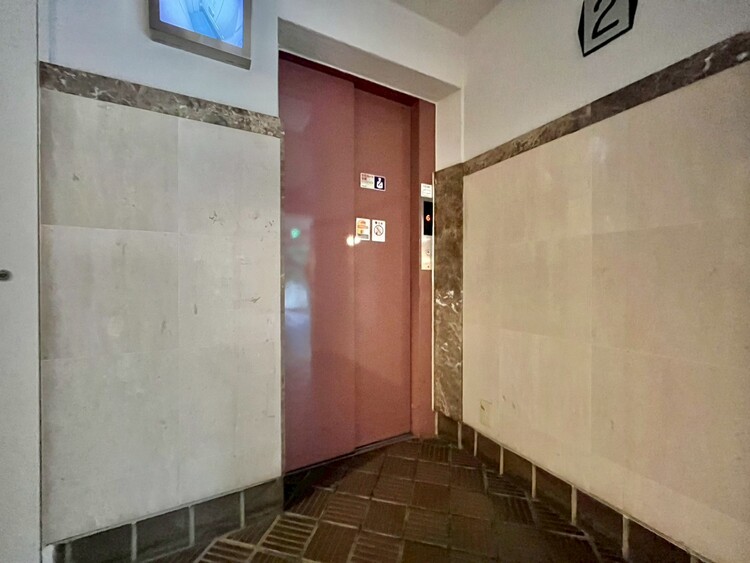 設備 エレベーターの管理も、きちんと行き届いてます。