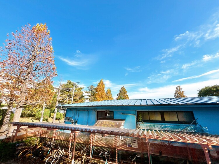 バルコニー 窓を開けると広がる青空。心をリフレッシュして日々を過ごしていきましょう。