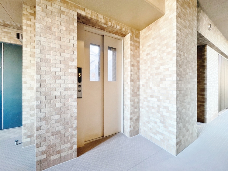 設備 エレベーターの管理も、きちんと行き届いてます。