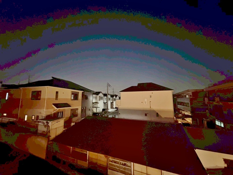 バルコニー 窓を開けると広がる青空。心をリフレッシュして日々を過ごしていきましょう。