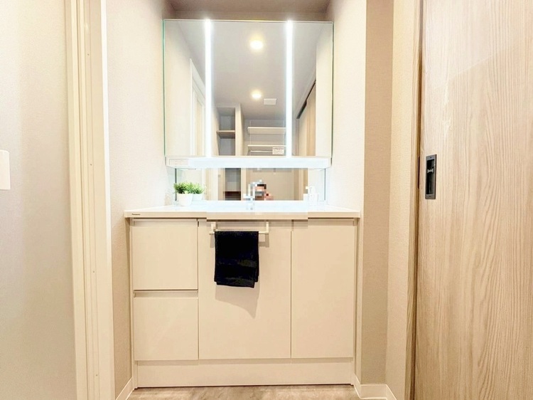 洗面 何かと物が増える場所だからこそ、スッキリと見映えの良い空間に。