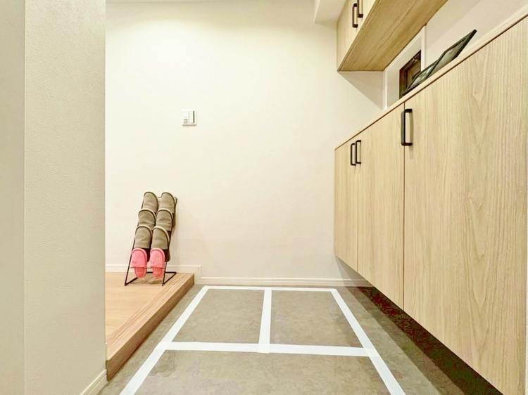 玄関 シューズボックスを完備した玄関です。