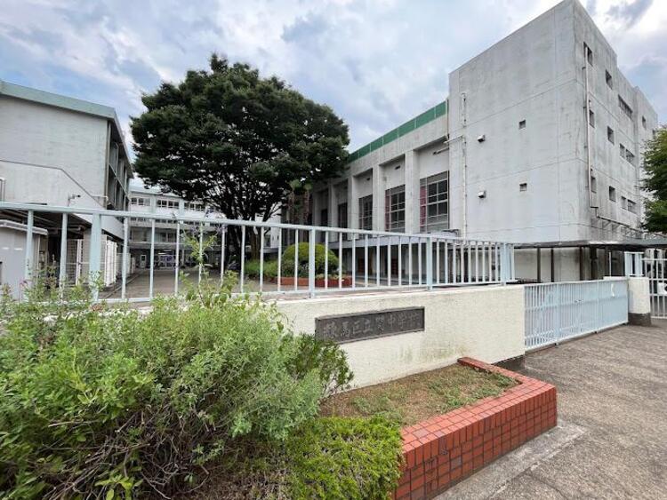 周辺 練馬区立関中学校