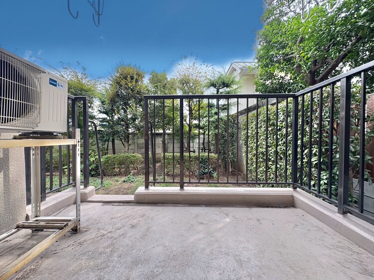 バルコニー 暮らしの中で、光と風を演出してくれるバルコニー。