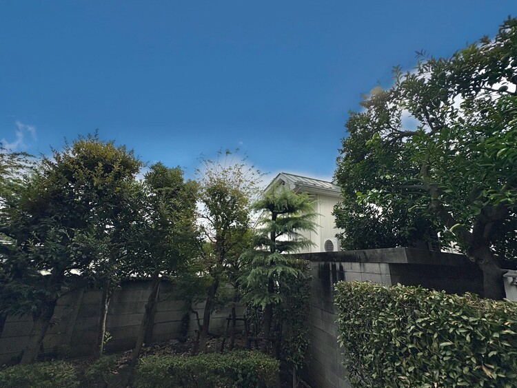 バルコニー 頬をなでる、優しい風を感じることが出来ます。