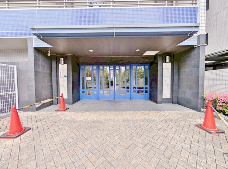 エントランス 外と内をつなぐエントランスは、まさに顔となる場所。