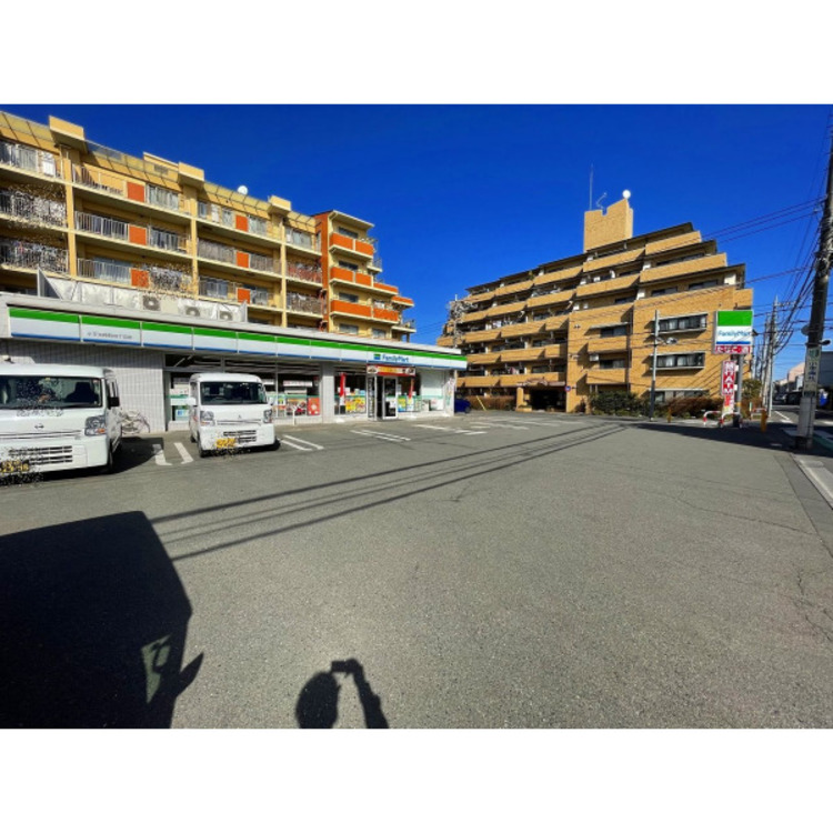 周辺 ファミリーマート(約160m)