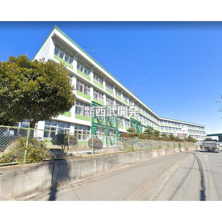 周辺 加治中学校(約800m)