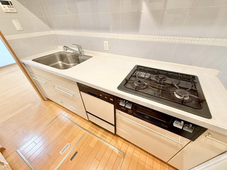 その他 使いやすくスタイリッシュなキッチン空間になっております。