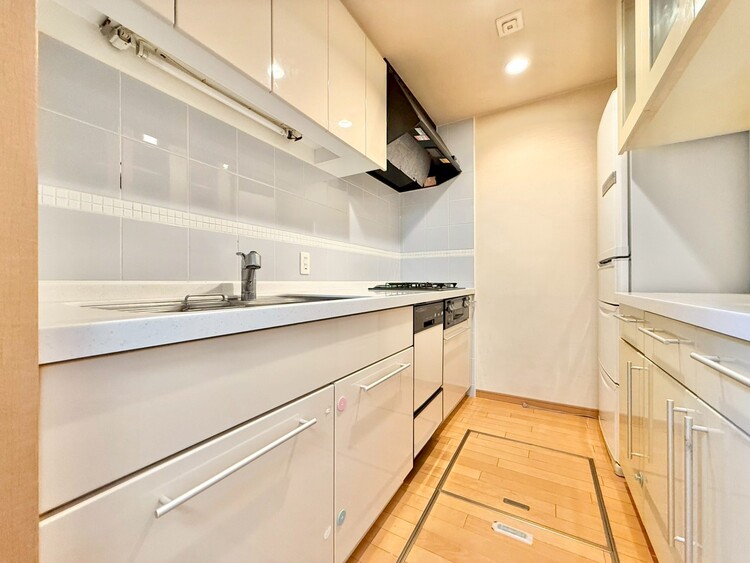 その他 開放感のあるキッチンスペース。調理をしながら、会話も弾みそうですね。