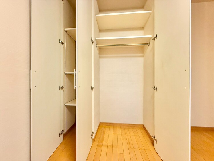 その他 収納スペースが付いていて、お部屋を広く使っていただけます。