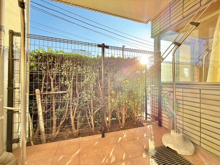 その他 朝の澄んだ空気や、夕方に吹く清々しい風を感じられるバルコニー。