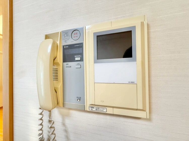 その他 誰が来てもわかる様にモニター付きインターホンを設置。